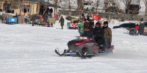 Başkan Bozkurt kayak keyfinde, Saadetdereliler isyanda!