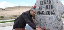 Efsane Belediye Başkanı Kenan Akpınar Mezarı Başında Anıldı!