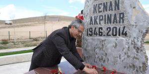 Efsane Belediye Başkanı Kenan Akpınar Mezarı Başında Anıldı!