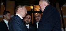 Putin, basın toplantısının ardından Cumhurbaşkanı Erdoğan’ı kapıya kadar uğurladı