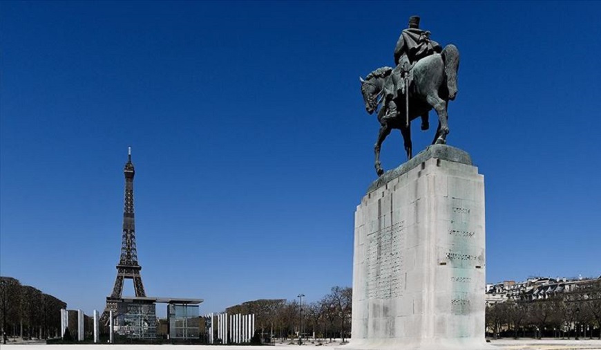 Fransa İslam karşıtlığını kalıcı siyasete dönüştürüyor