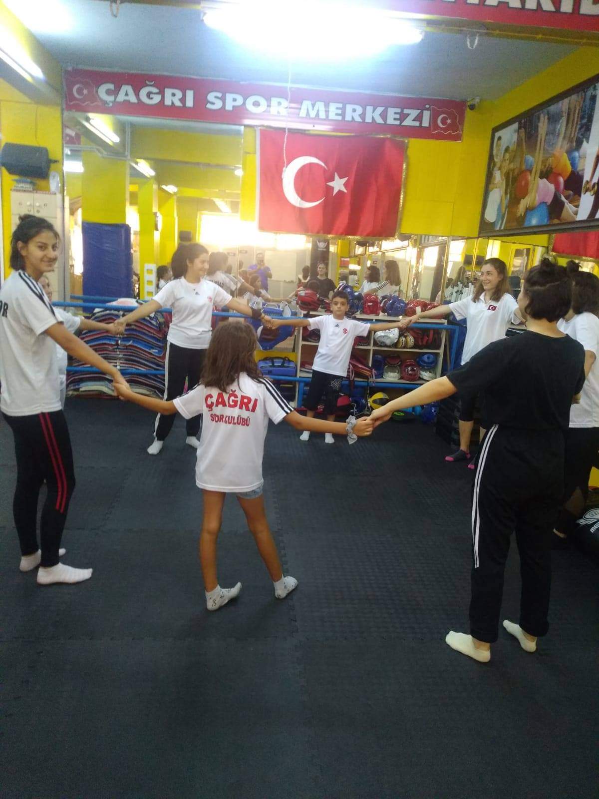 ÇAĞRI SPOR MERKEZİNDE “OTİZM SPEKTRUM BOZUKLUĞU” BULUNAN ÇOCUKLARA YÖNELİK ÇALIŞMALAR KALDIĞI YERDEN START ALDI