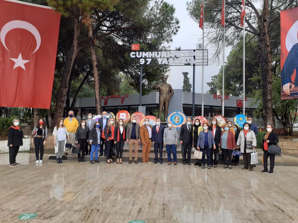 CHP İzmir Tire İlçe Teşkilatının neferleri: “Cumhuriyetimizin 97. yılında, ATA’mızın izinde ve CHP’nin gölgesindeyiz!