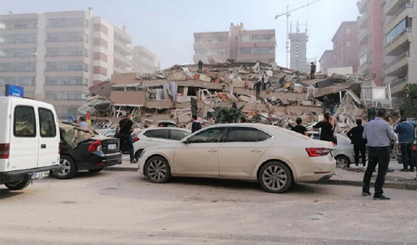 İzmir’de deprem! Enkazlarda arama kurtarma yapılıyor