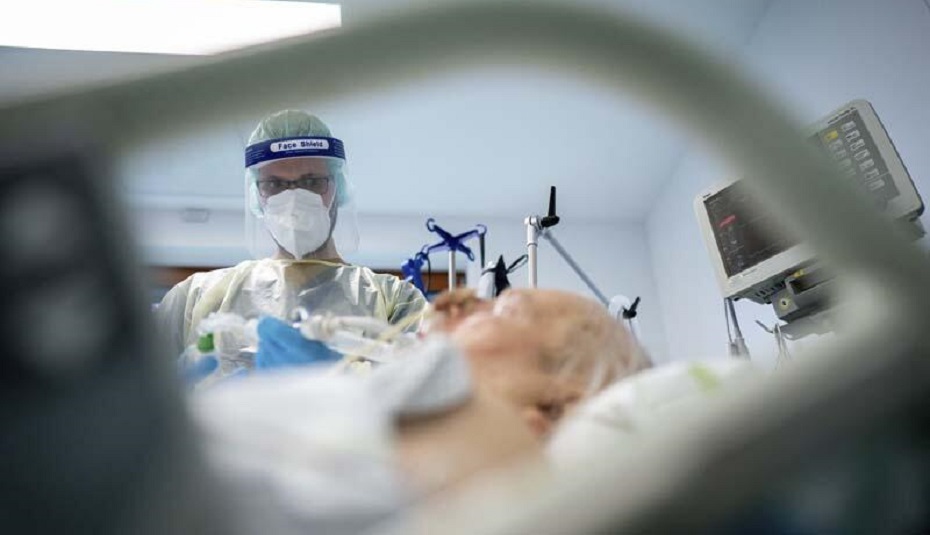 Covid-19 hastalarını “Acı çekmesin” diye öldüren doktor tutuklandı