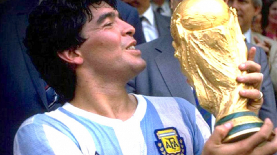 Diego Armando Maradona hayatını kaybetti!