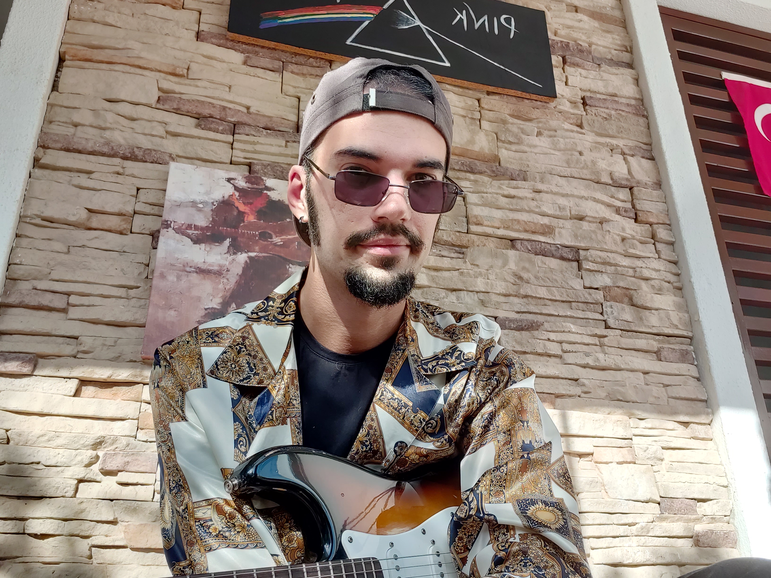 EKİN TUTKUN’dan “AKLIM KARIŞIYOR”