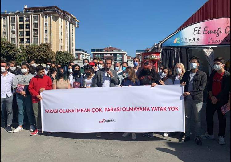 CHP’Lİ GENÇLER ‘YURT’ ÜZERİNDEN HÜKÜMETİ VURDU 