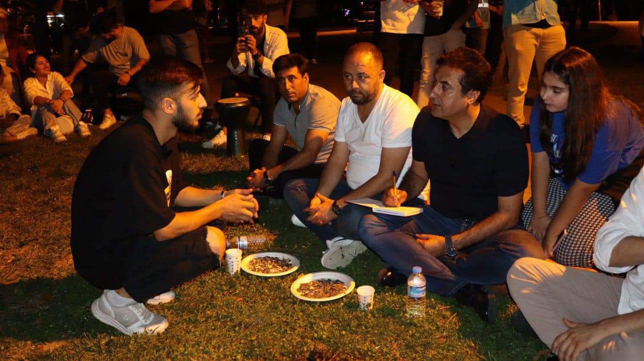 DEVA ESENYURT GENÇLERİ GÜNÜNDE DİNLEDİ