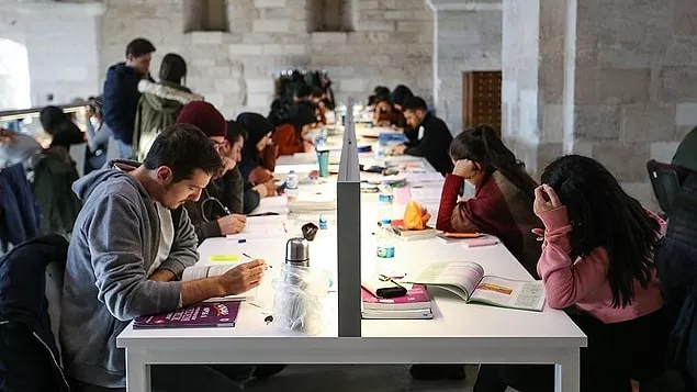 Dışişleri’nden Kırmızı Alarm: Erasmus’la Giden Geri Gelmiyor