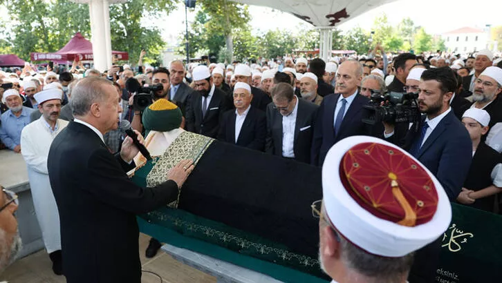 Erdoğan, Cerrahi Tarikatı Şeyhi İnançer’in cenazesine katıldı