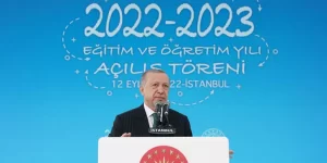 Erdoğan: Size tarihinizi unutturmaya çalışan köksüzlere kulak asmayın