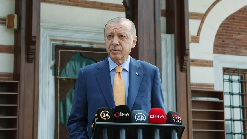 Erdoğan: “Kendi Paçasını Nasıl Kurtaracak Ona Baksın”