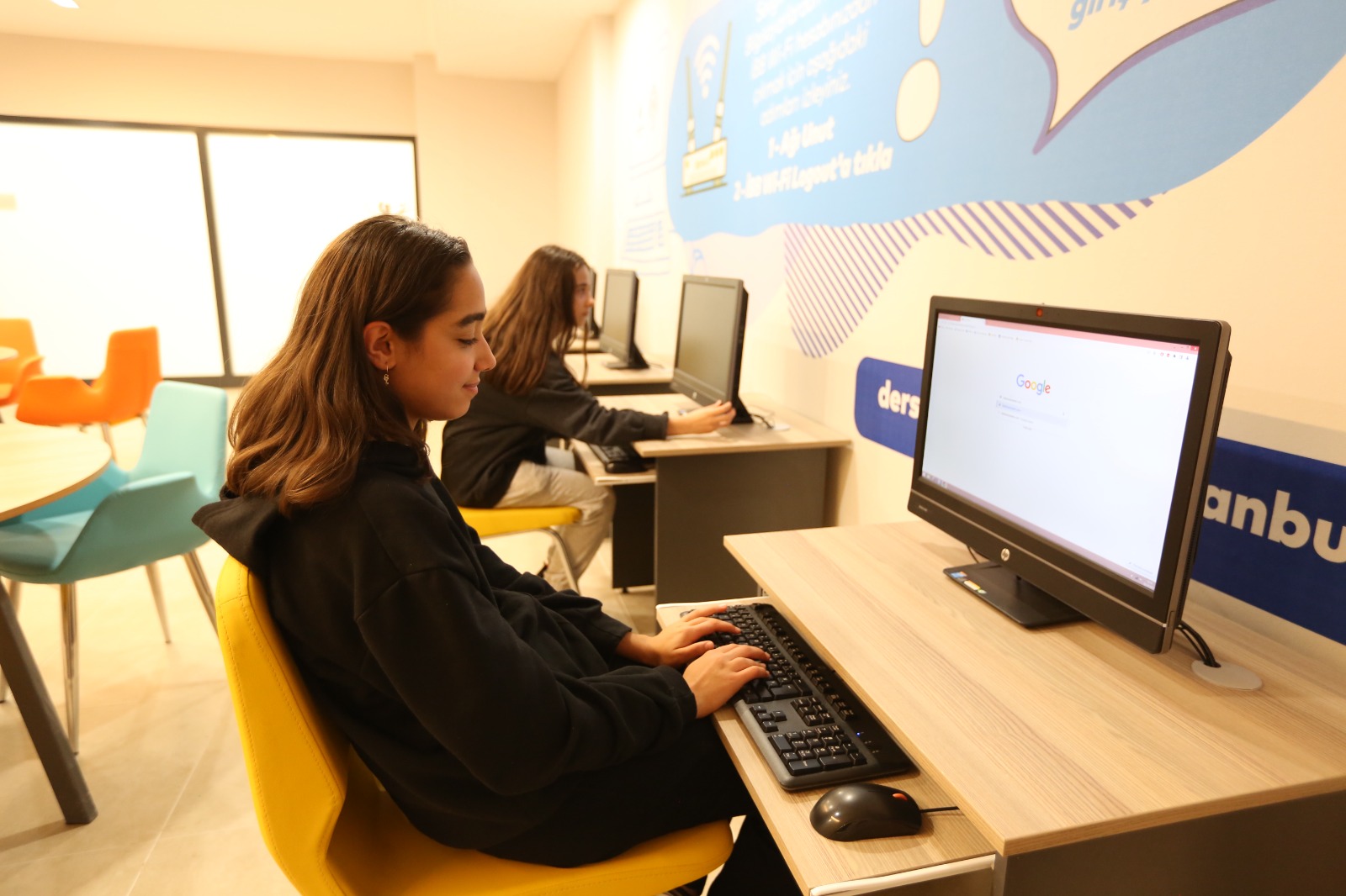 SINAVA ‘DERS ATÖLYELERİ’NDE HAZIRLANIYORLAR