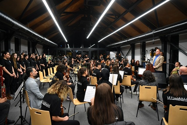 Beylikdüzü Gençlik Senfoni Orkestrası Etkinlik Merkezi Ve Müzik Akademisi Açıldı