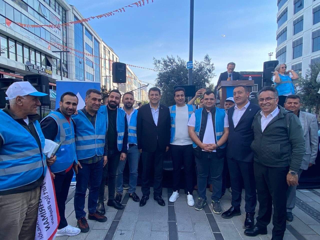 Deva Partisi Esenyurt İlçe Başkanlığı demokrasi ve özgürlük yürüyüşü düzenledi