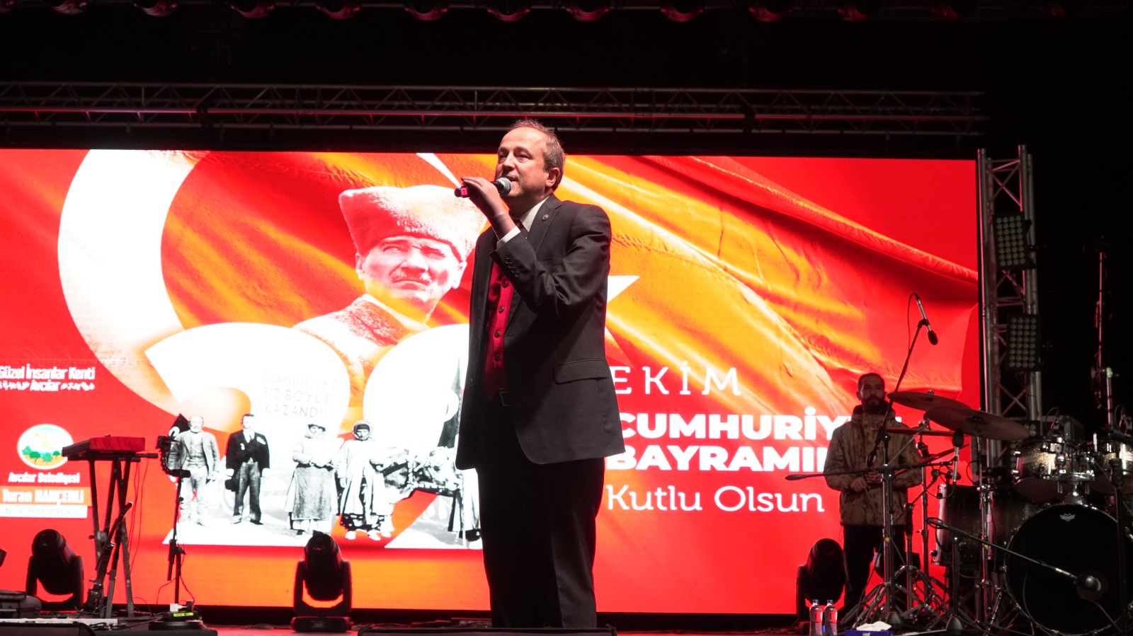 Avcılar’da 29 Ekim coşkuyla kutlandı