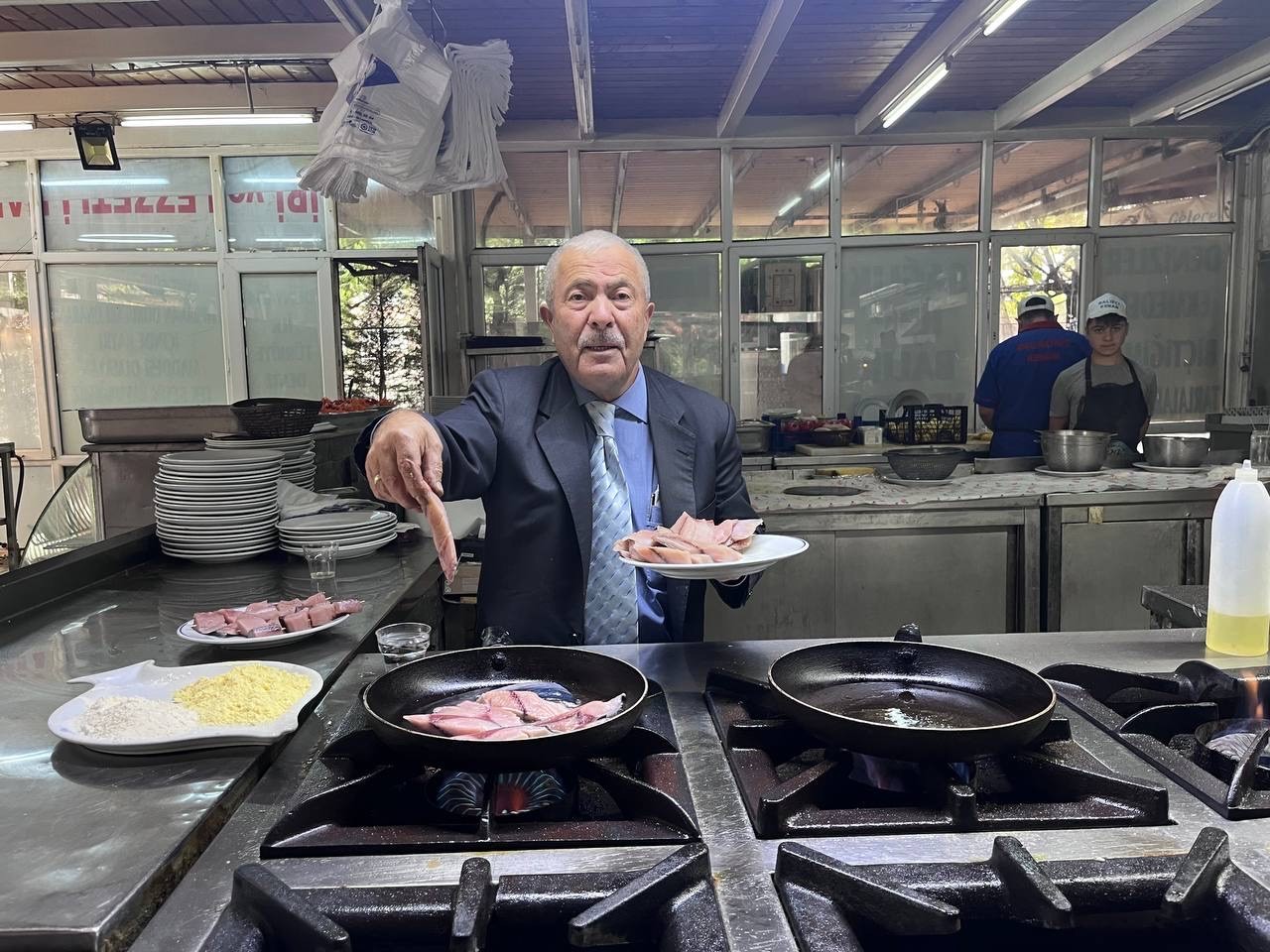 Balıkçı Kenan’dan çocuklara özel palamut şiş, palamut köfte, palamut pirzola 