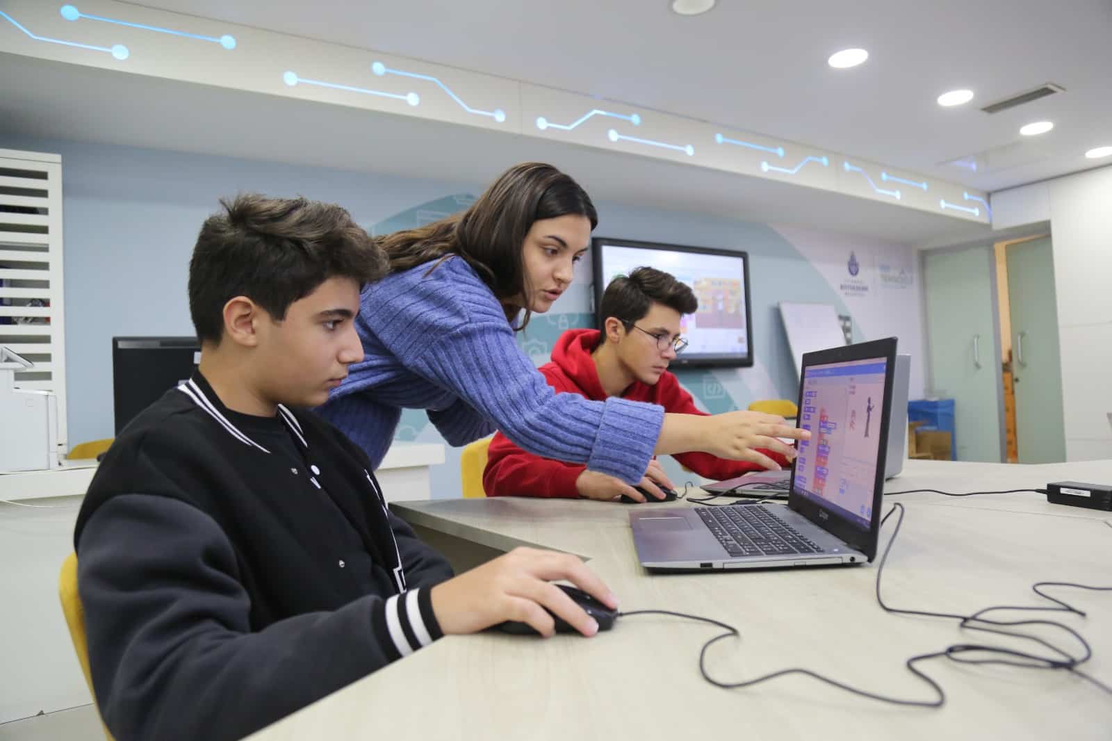 İBB Teknoloji Atölyelerinde 1.320 öğrenci eğitim alıyor