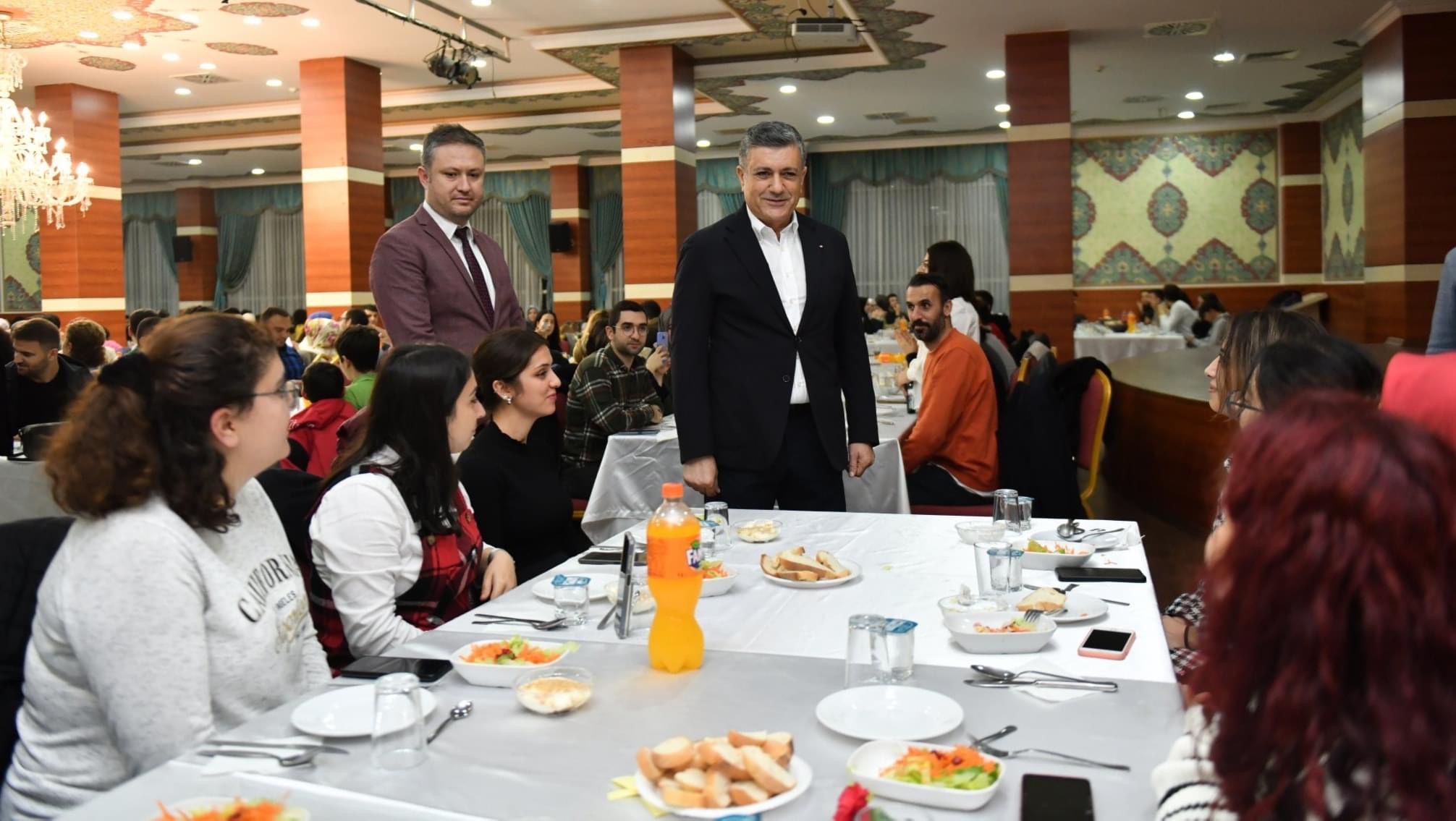 Esenyurt Belediyesi öğretmenleri unutmadı