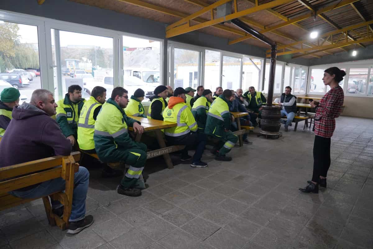 KADIN İSTİHDAM ORANI 20 YIL ÖNCEYE GERİ DÖNDÜ