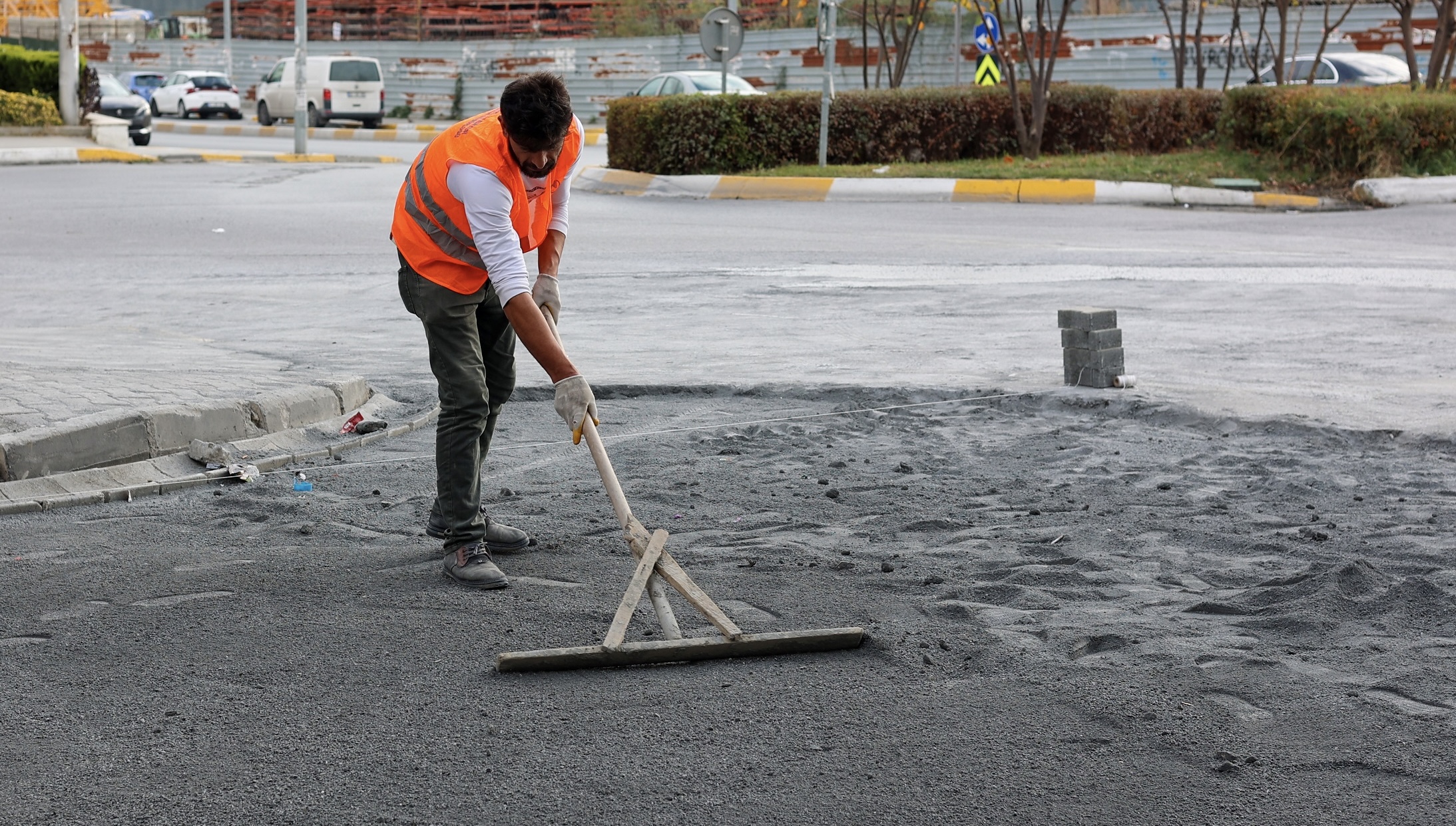 Esenyurt’ta tahrip olan yollar bakıma alındı