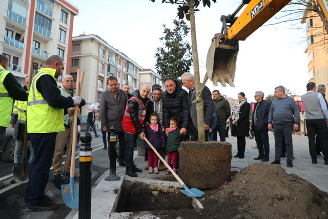 2023 yılına Manolya ve Ginkgo ağacı dikerek girdiler