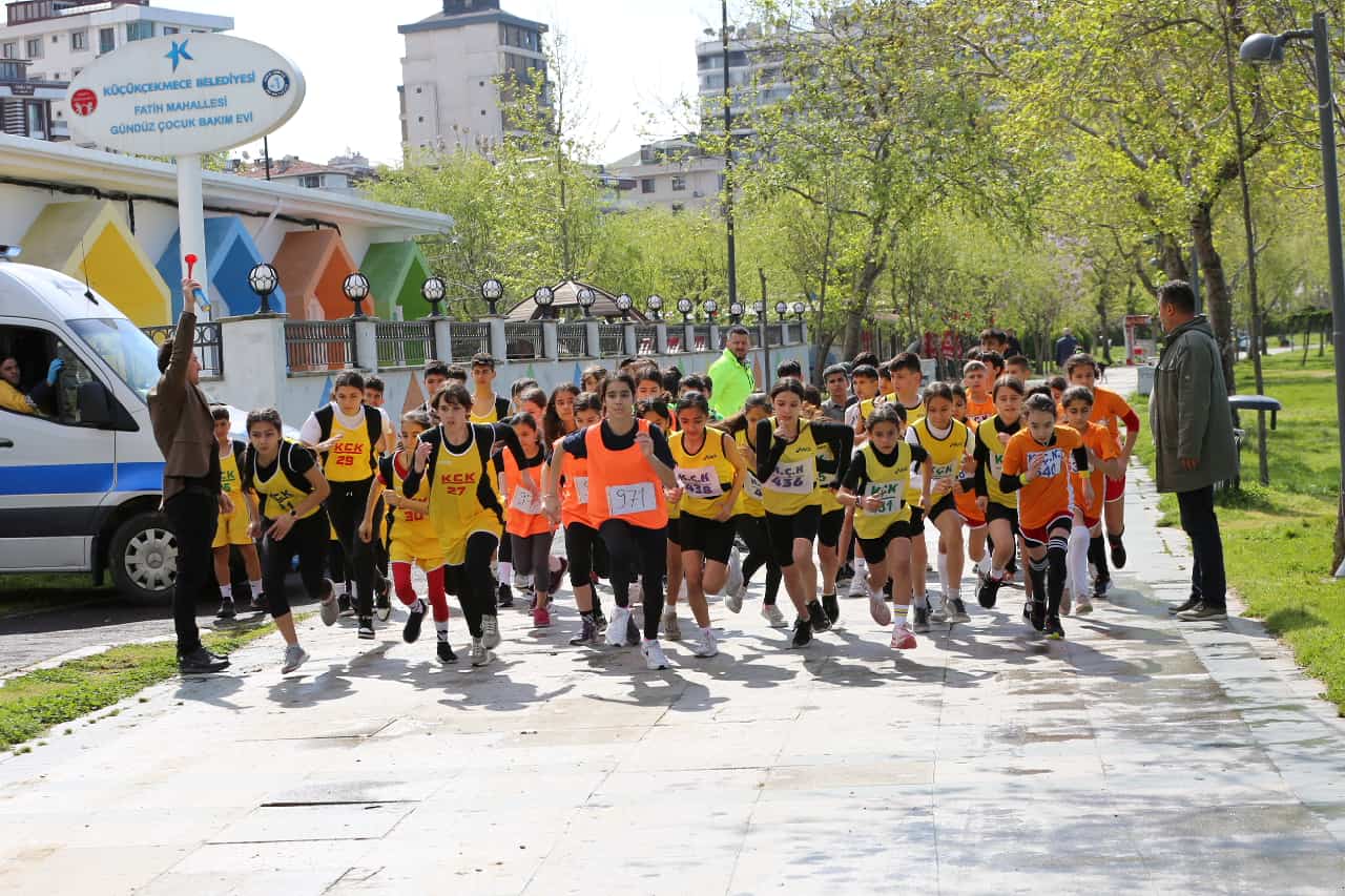 KÜÇÜKÇEKMECE BELEDİYESİ’NDEN 23 NİSAN ÇOCUK MARATONU