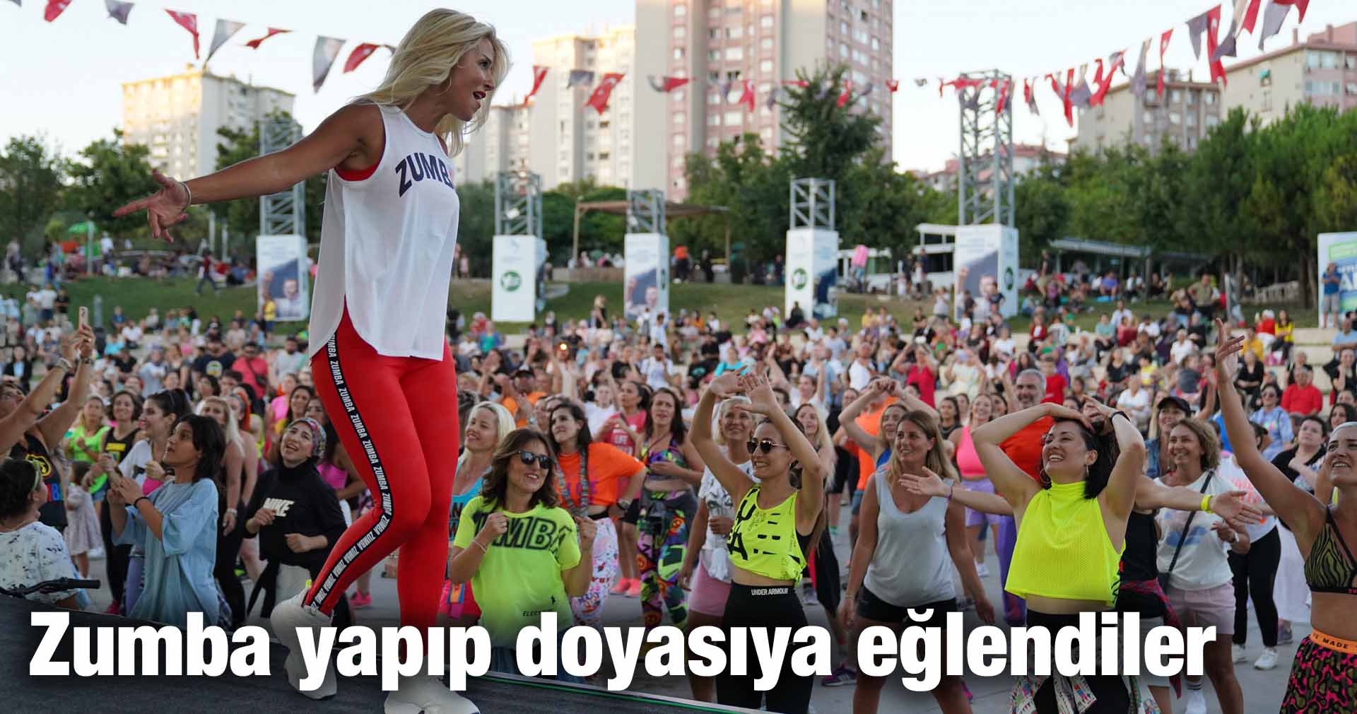 Zumba yapıp doyasıya eğlendiler