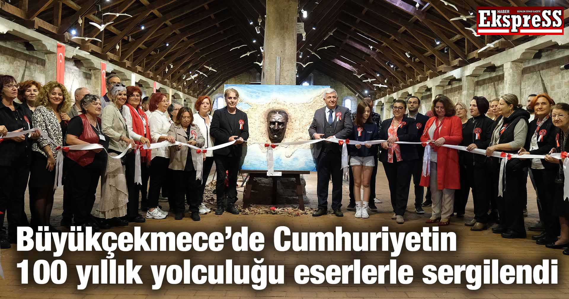 Büyükçekmece’de Cumhuriyetin 100 yıllık yolculuğu eserlerle sergilendi