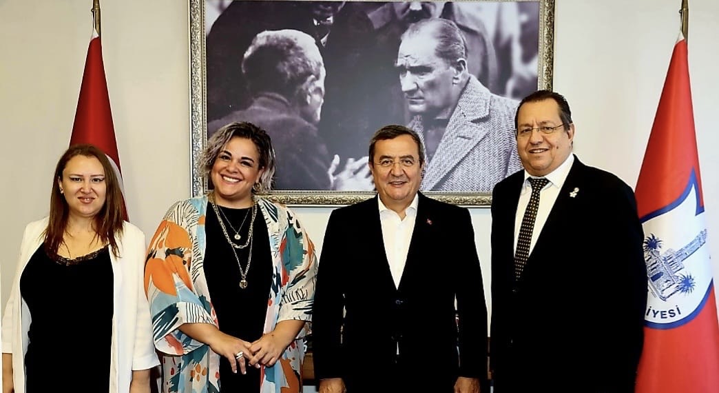 İzmir Alaçatı Lions Branch Kulübü‘den başkan Batur’a ziyaret