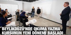 BEYLİKDÜZÜ’NDE OKUMA YAZMA KURSUNUN YENİ DÖNEMİ BAŞLADI