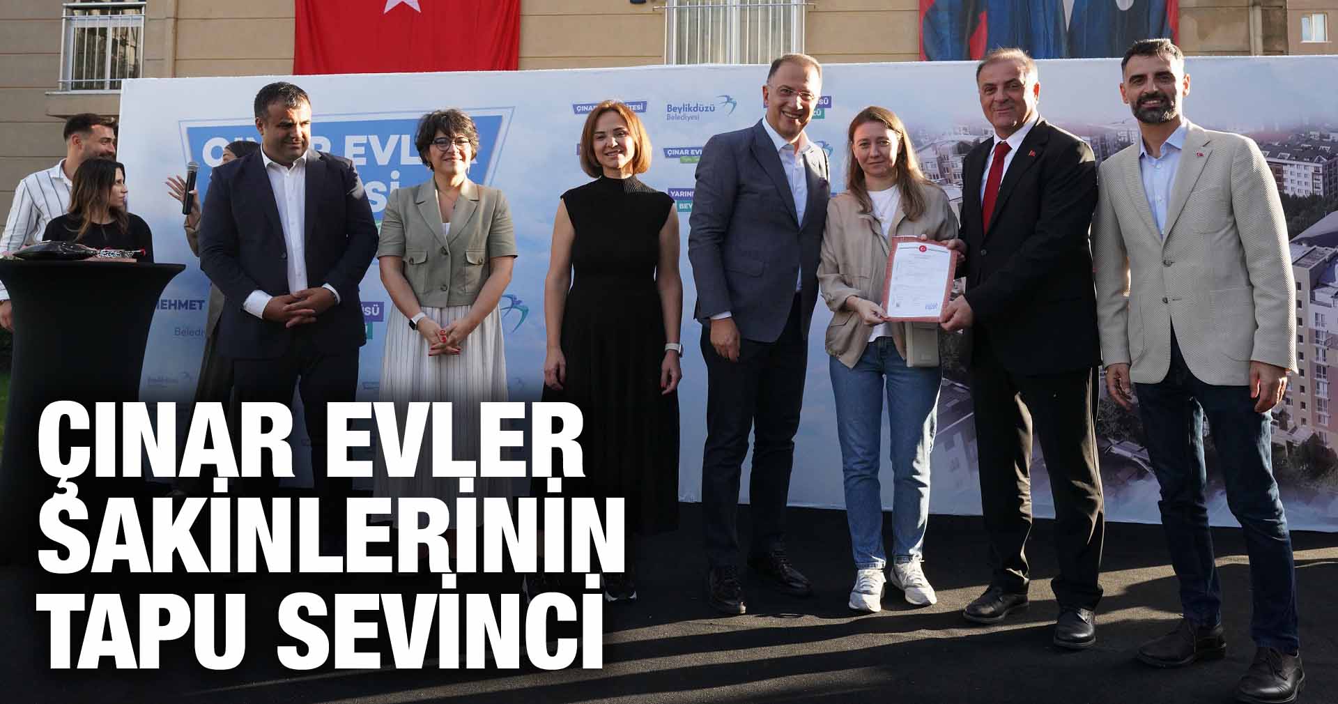 ÇINAR EVLER SAKİNLERİNİN TAPU SEVİNCİ