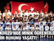 BEYLİKDÜZÜ’NDE MİNİK ÖĞRENCİLER 29 EKİM RUHUNU YAŞATTI