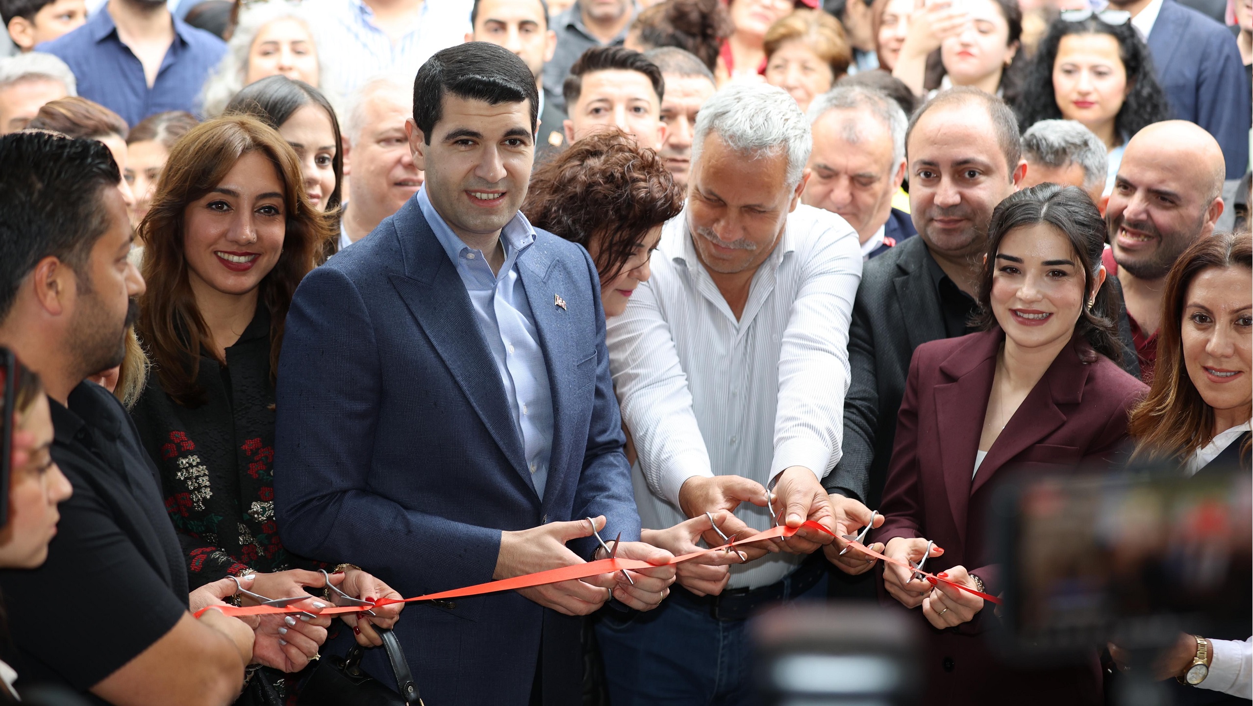 AVCILARDA YENİ KOMŞU KAFE AÇILDI