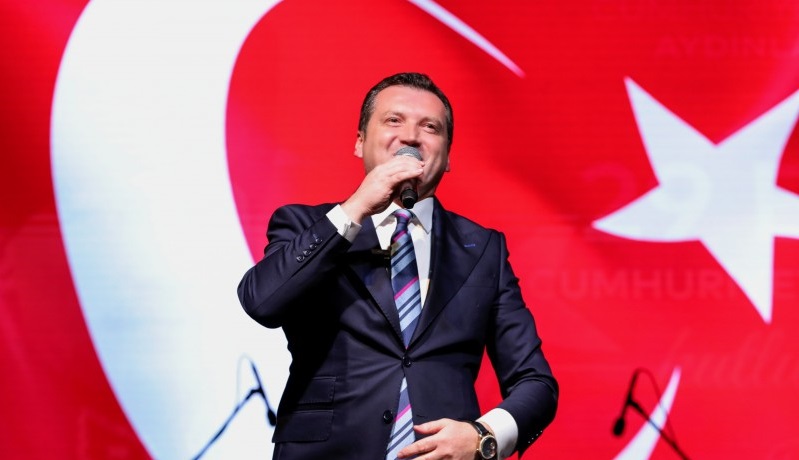 “Bir kez daha haykırıyoruz, egemenlik kayıtsız şartsız milletindir!”