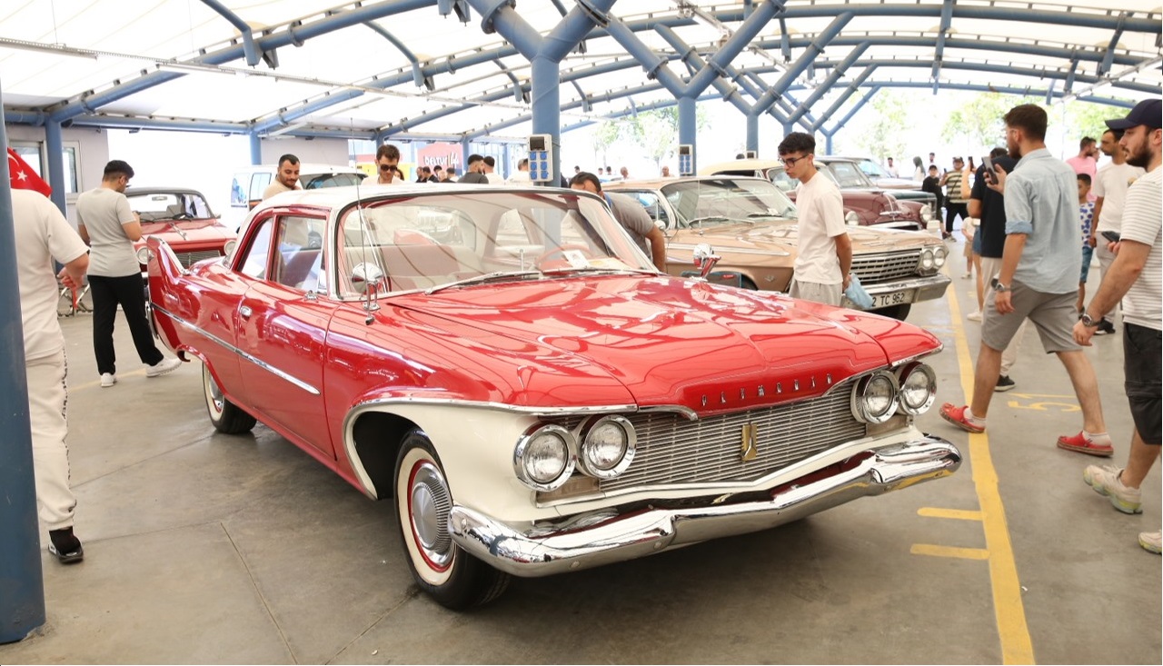 KLASİK OTOMOBİL FESTİVALİ’NE BÜYÜK İLGİ
