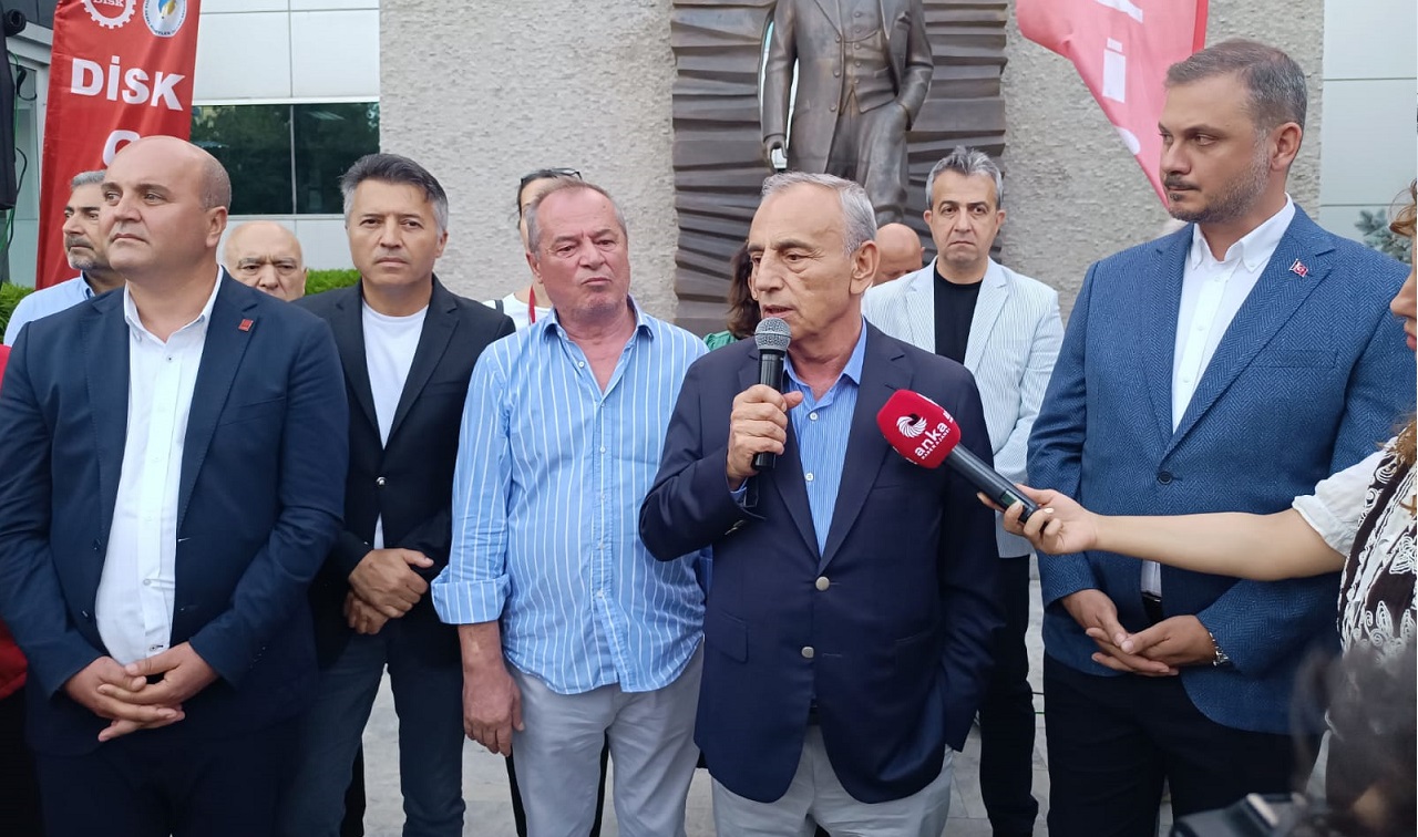 DEMİRTAŞ “BIÇAK KEMİĞİ KESTİ”