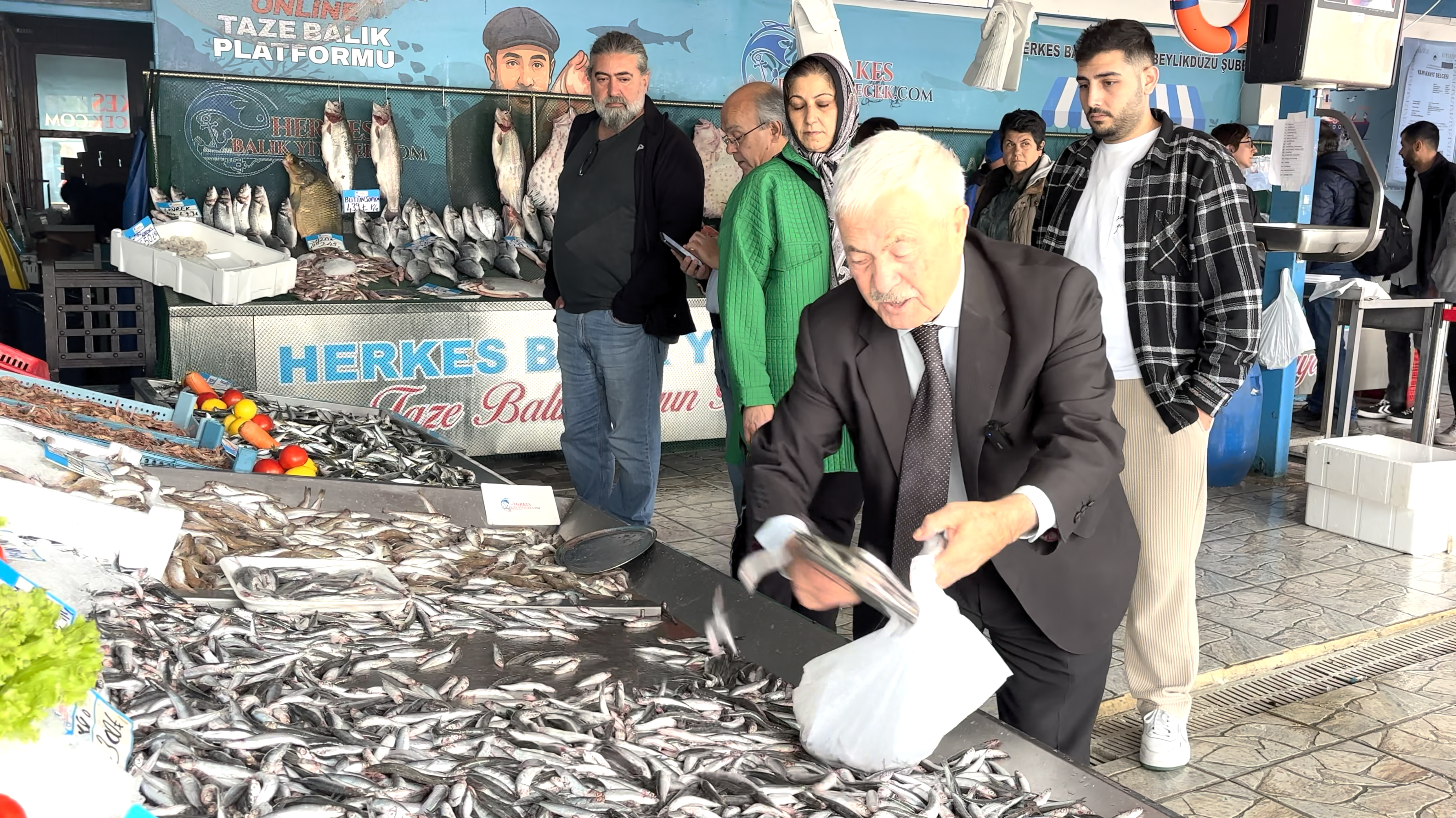 HAMSİNİN KİLOSU 89 LİRAYA DÜŞTÜ