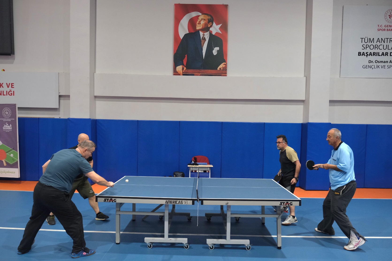 40 Yaş Üstü Masa Tenisi Turnuvası’nda heyecan zirveye çıktı