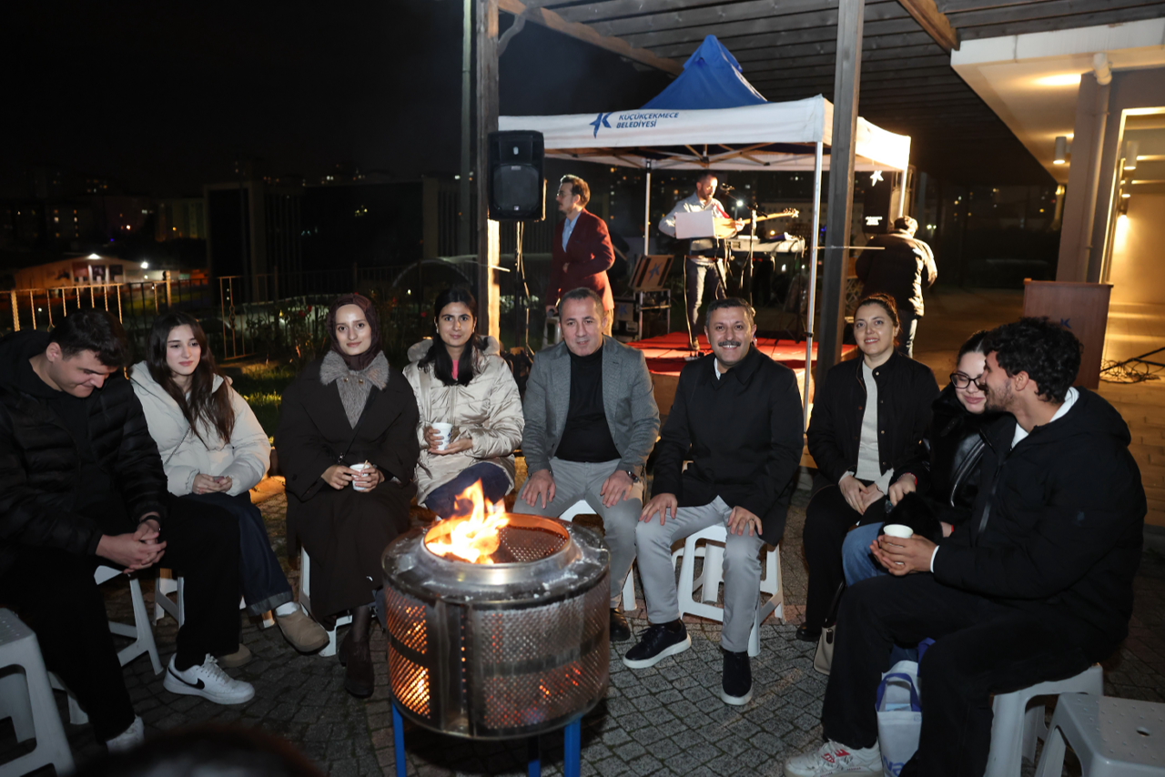 KÜÇÜKÇEKMECELİ GENÇLER, EN UZUN GECE’DE BULUŞTU