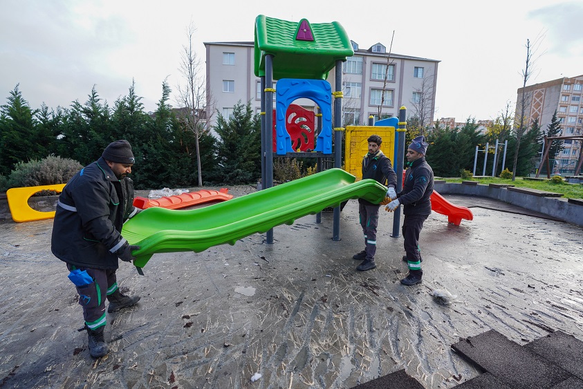 YANGIN SONRASI AHİ EVRAN PARKI KISA SÜREDE YENİLENDİ