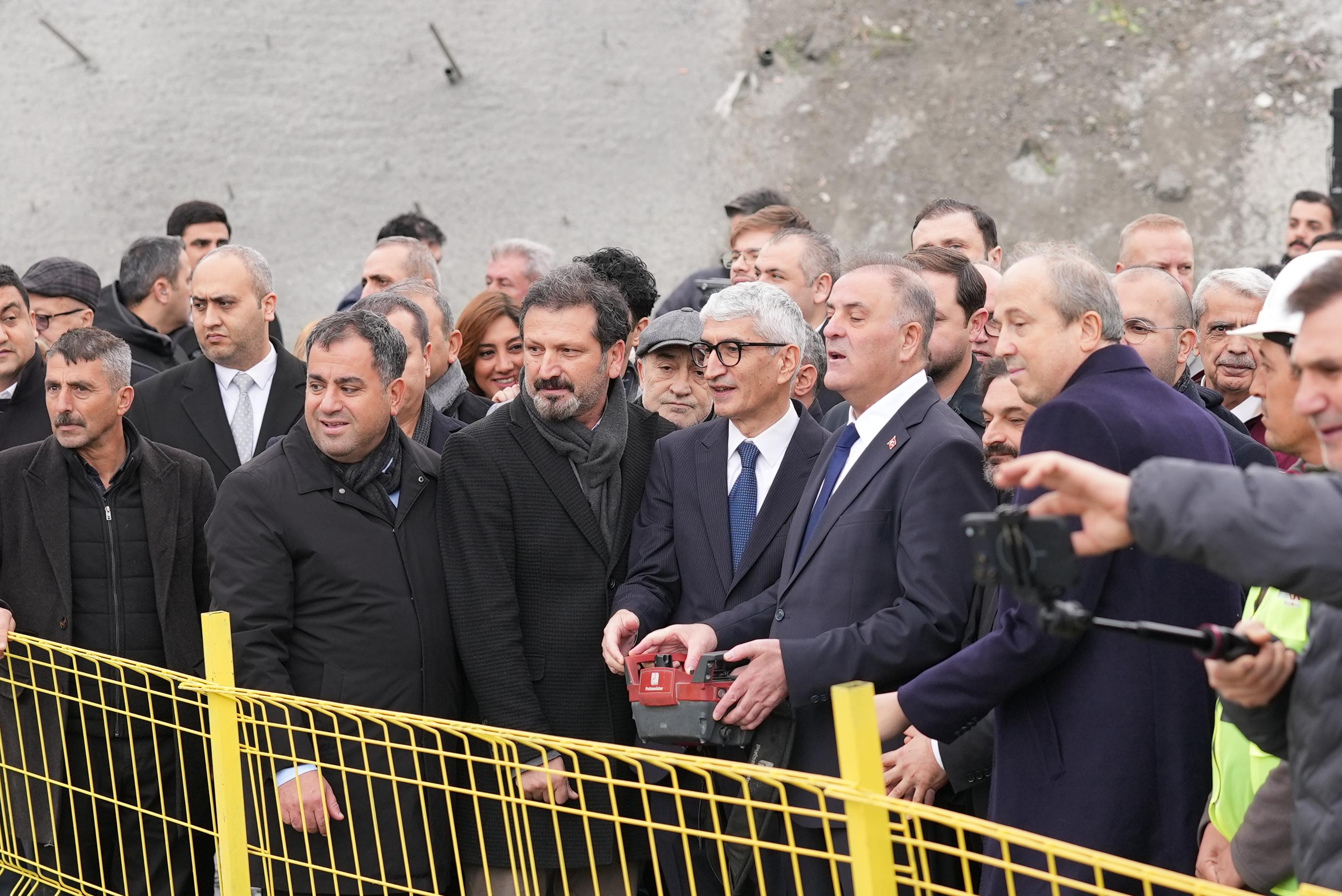 AVCILAR REŞİTPAŞA CADDESİ ZEMİN ALTI OTOPARKI’NIN TEMELİ ATILDI