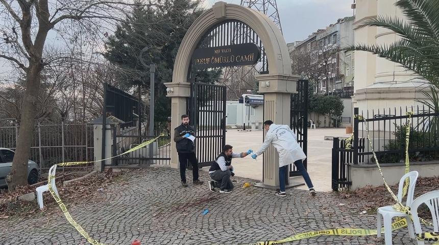 “Kağıthane’de Cami Bahçesinde Cinayet: 10 Suç Kaydı Bulunan Ağabey Kardeşini Vurarak Öldürdü”