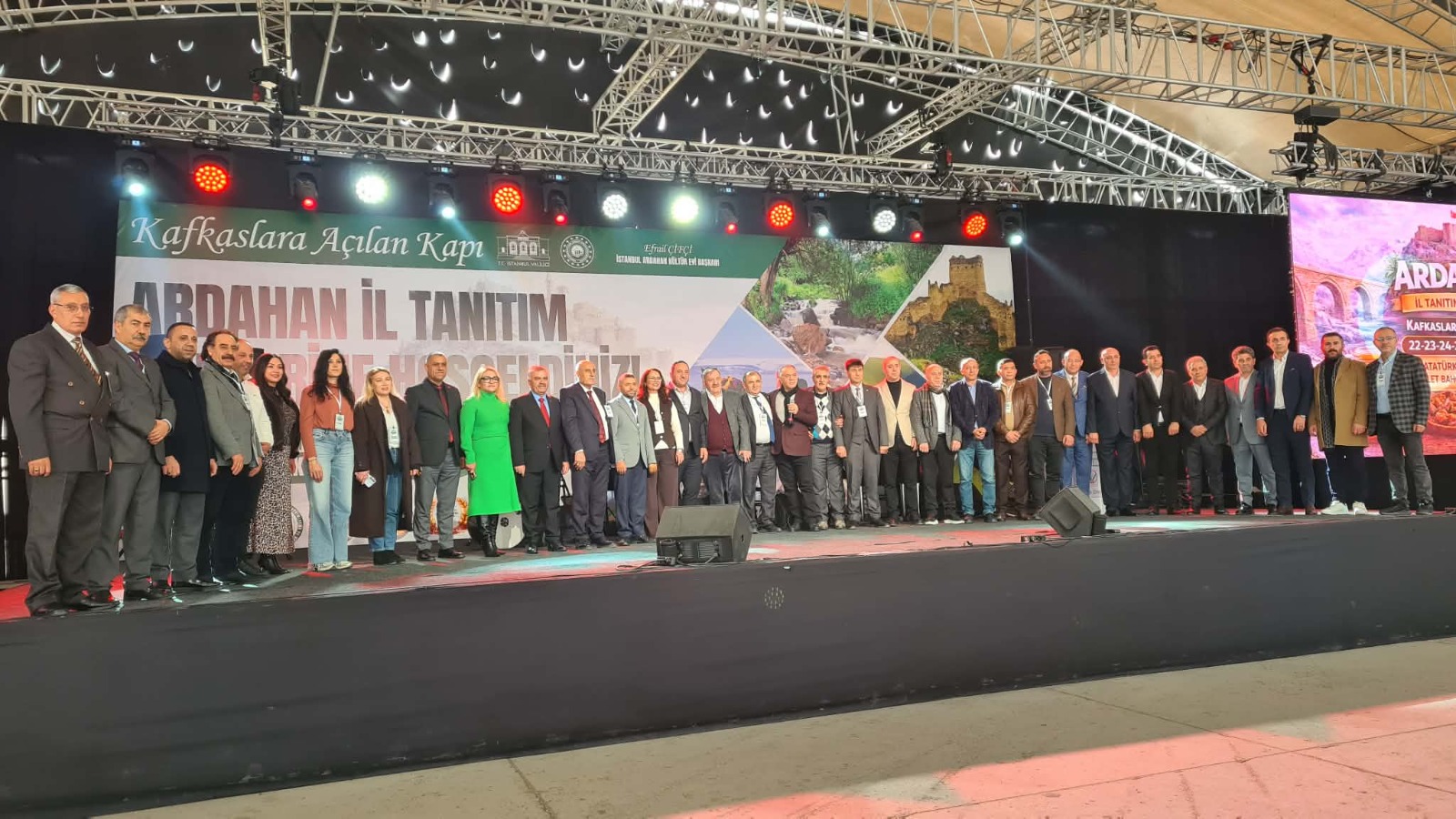 TANITIM GÜNLERİNE BİNLERCE ARDAHAN’LI AKIN ETTİ
