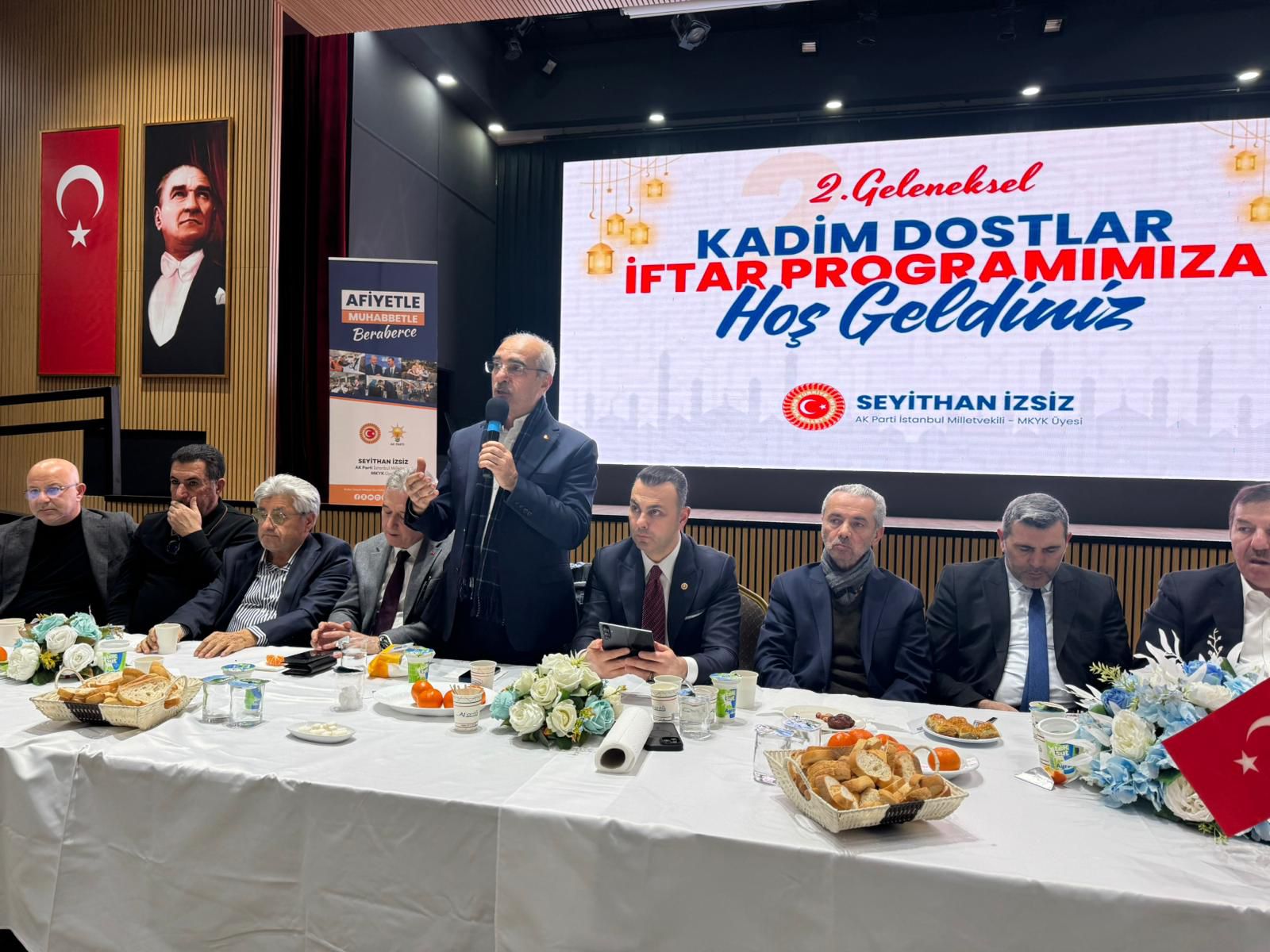 Seyithan İzsiz’den Vefa İftarı: Kadim Dostlar Yeniden Bir Arada