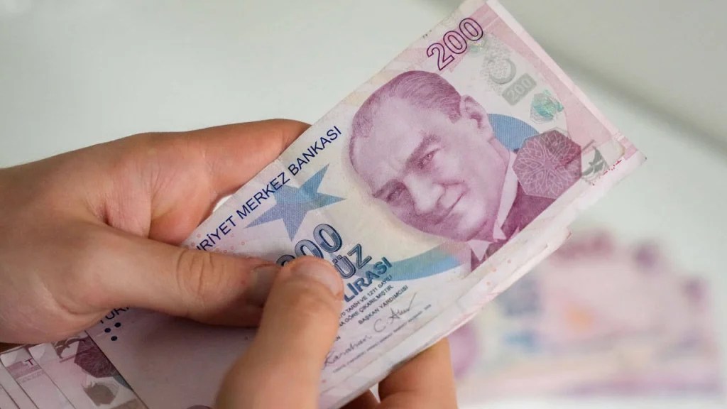 Memurlar da emeklilere tanınan haktan faydalanmak istiyor