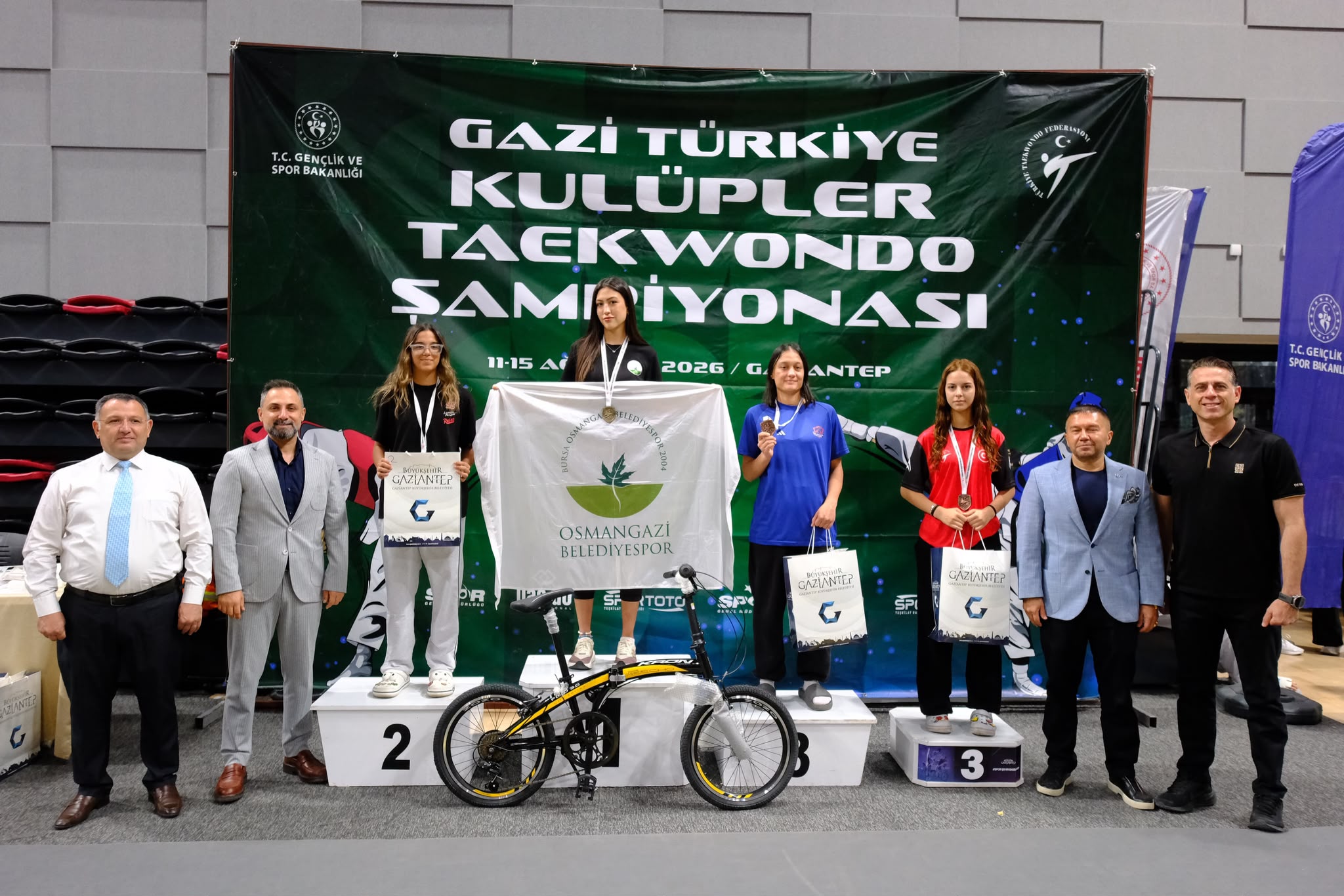 Akın Çalışıcı Taekwondocuları ağırladı